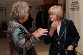 Rejtő Ildikó (jobbra)