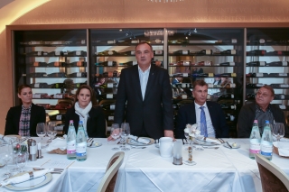 Borkai Zsolt, elnök köszönti a MOB támogatóit 