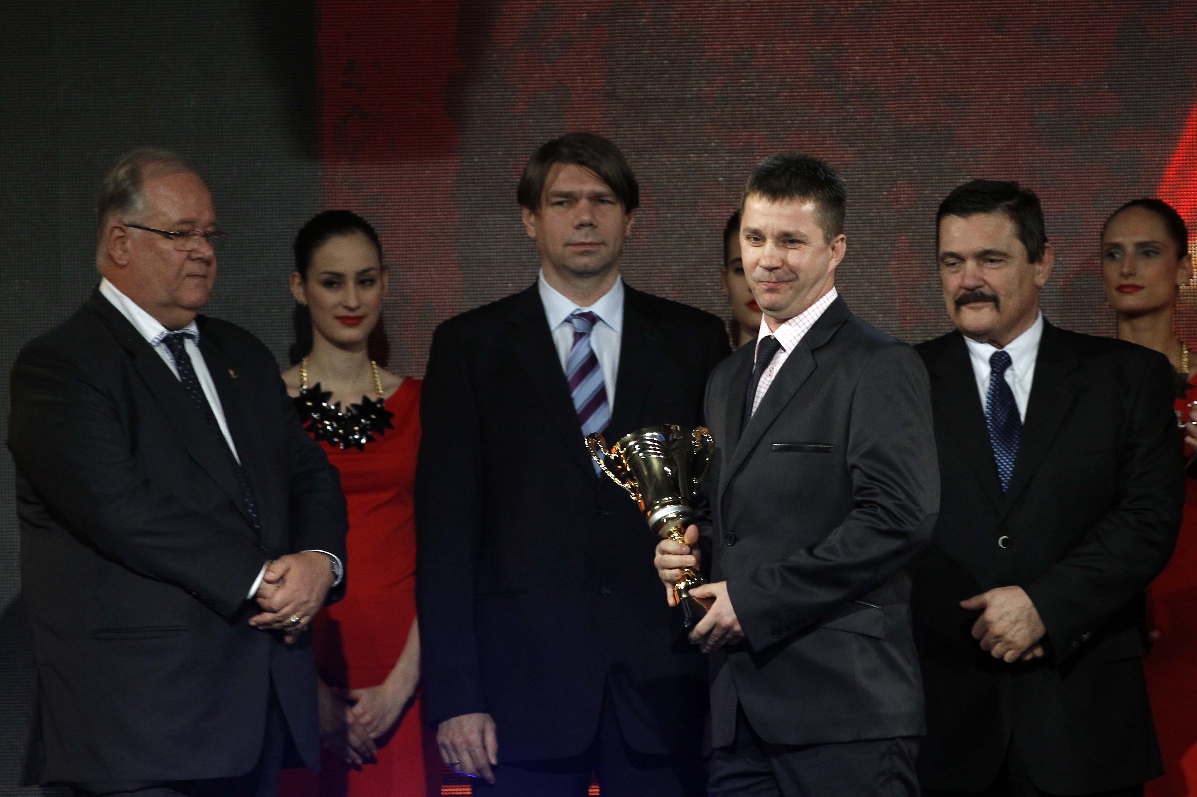 Az edzők díjátadásán, (balról) Turi György, Ambrus Gábor, Debreczeni Dezső (kick-box), dr. Leyrer Richárd 