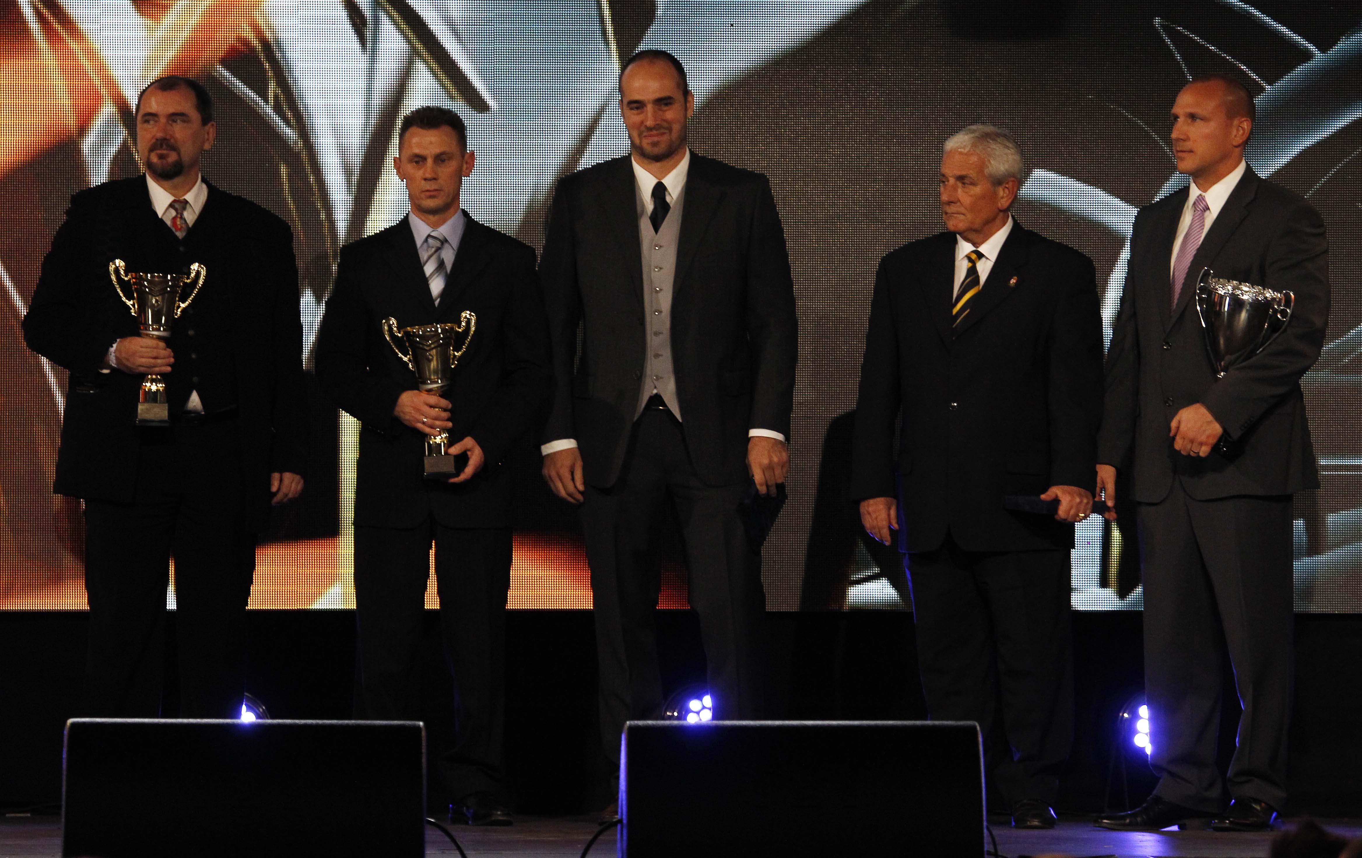 Az év szövetségi kapitányai, (balról): : Dobi Zoltán (asztalitenisz), Sziklenka László (sárkányhajó), Benedek Tibor, Kiss László, Storcz Botond<br />
