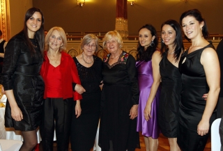 Varga Gabriella, Sákovicsné Dömölky Lidia, Juhász Katalin, Rejtő Ildikó, Mohamed Aida, Knapek Edina, 