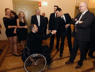 Szekeres Pál üdvözli Rédli Andrást