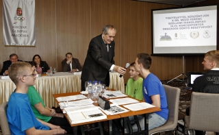 Mező Ferenc szellemi Diákolimpiai vetélkedő döntője a Larusban