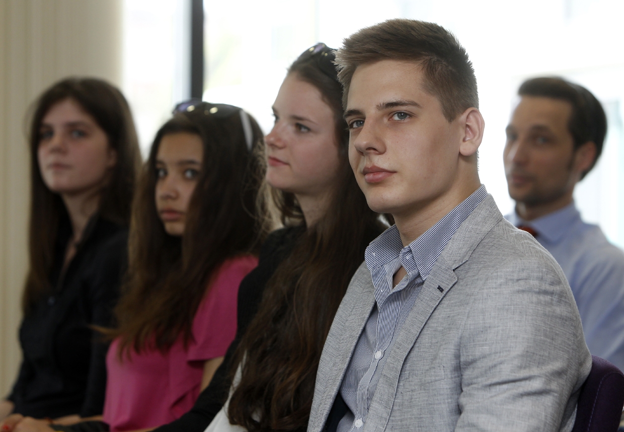 A vívók - jobbra Esztergályos Patrik ifjúsági olimpiai bajnok