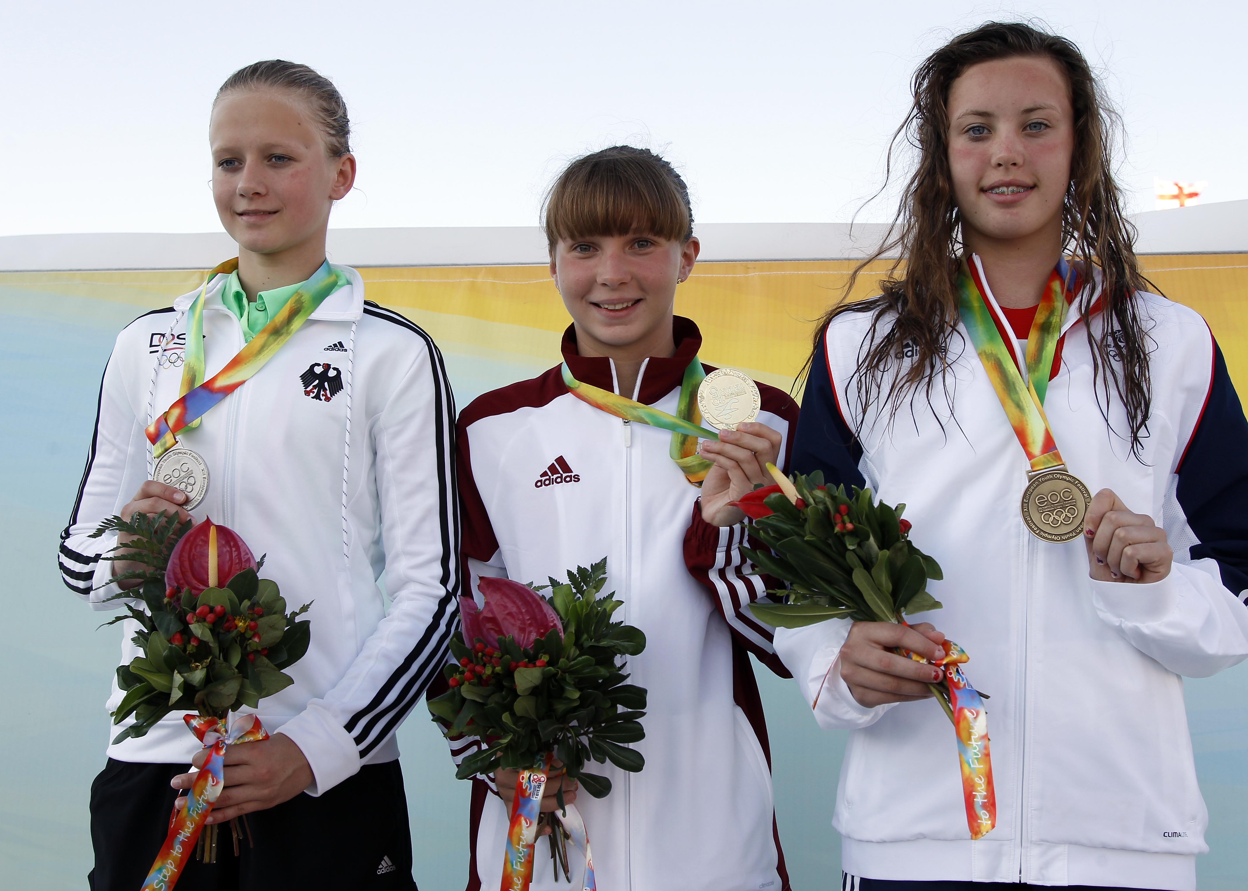 Gyurinovics Fanni aranyérmes a 200 méteres vegyesúszás döntőjében