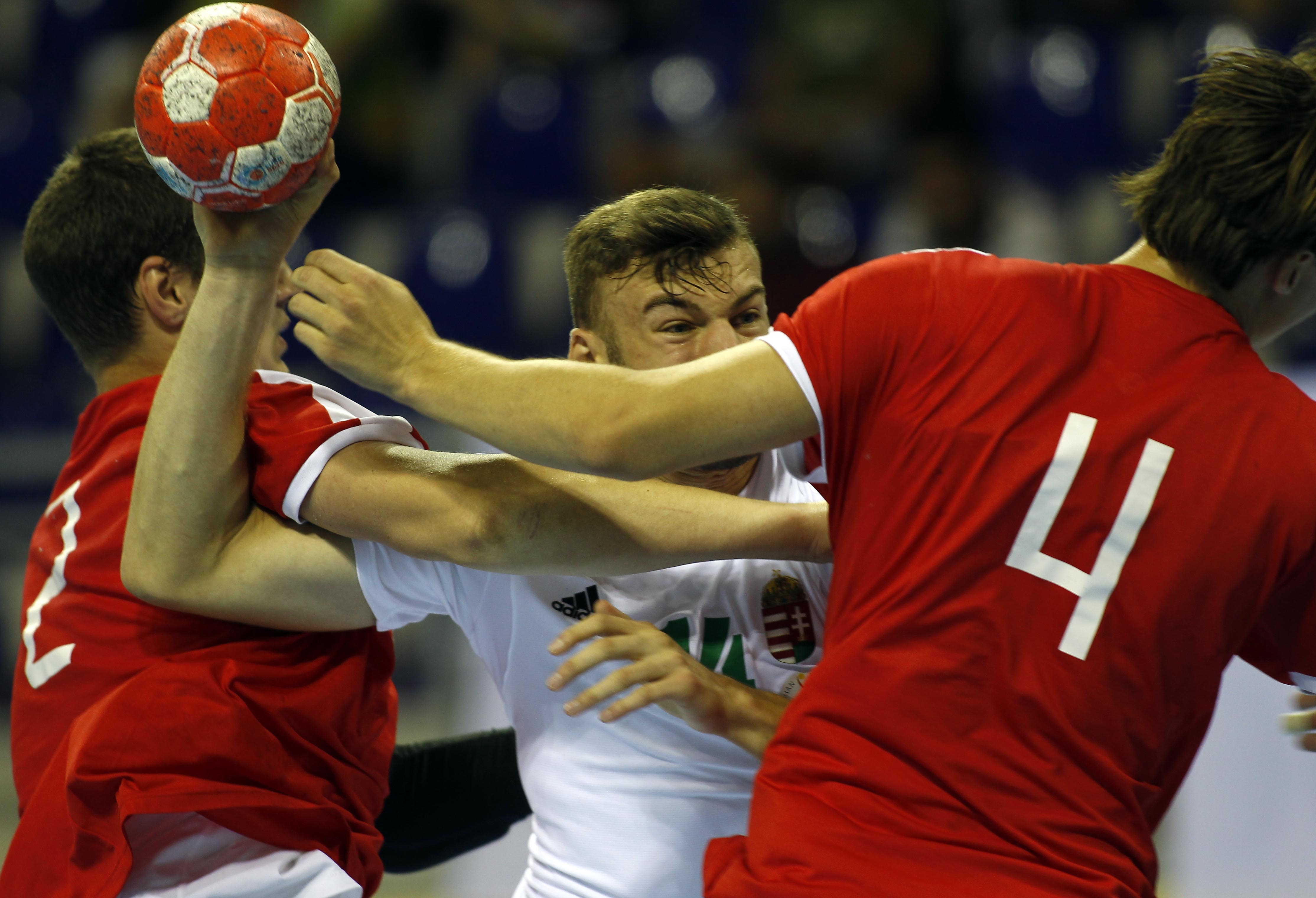 Szita Zoltán karok sűrűjében