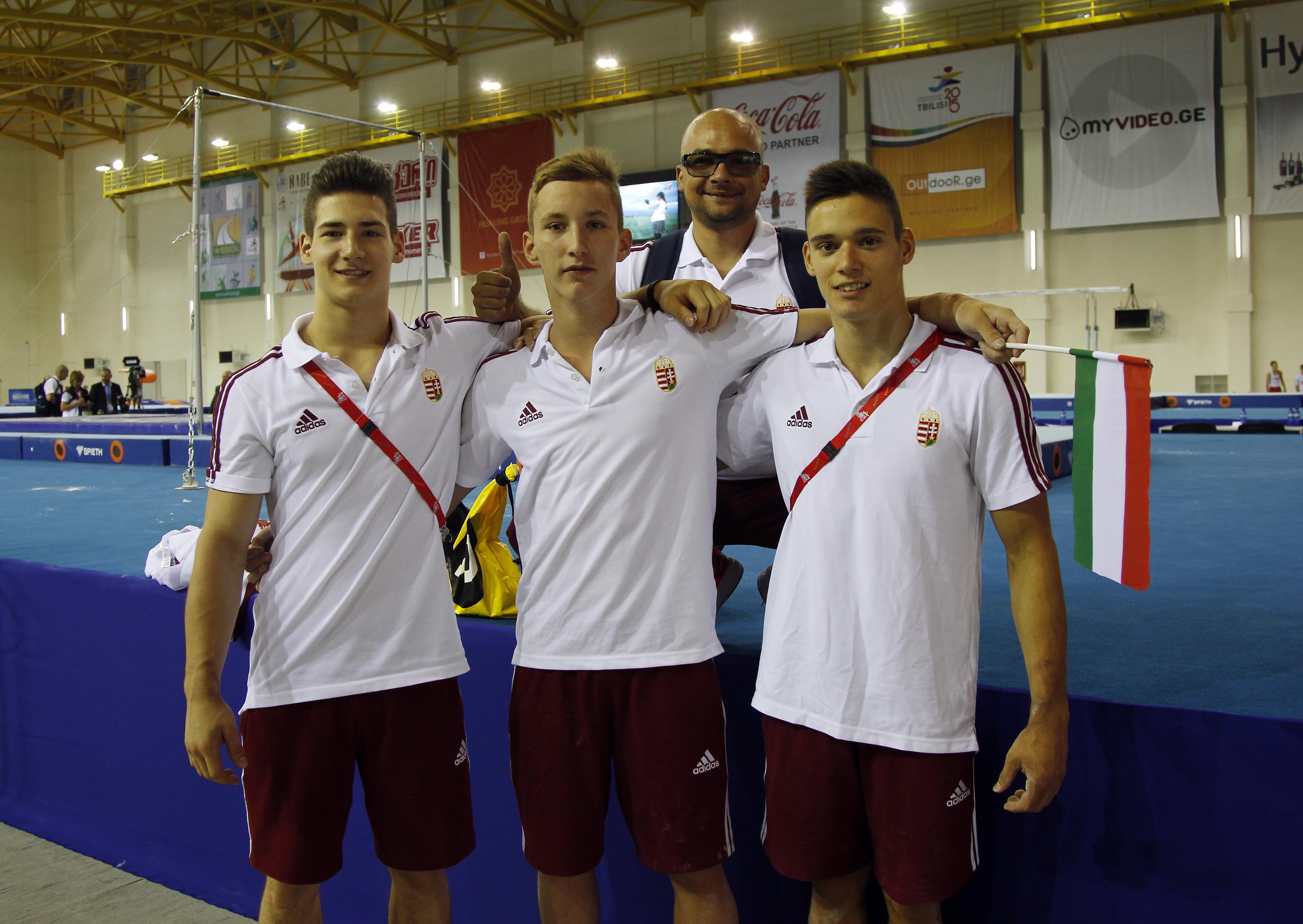 A magyar fiú tornász csapat: (balról) Csorvási Soma, Boncsér Krisztián, Kiss Balázs, hátul az edző Kerekes Zsombor