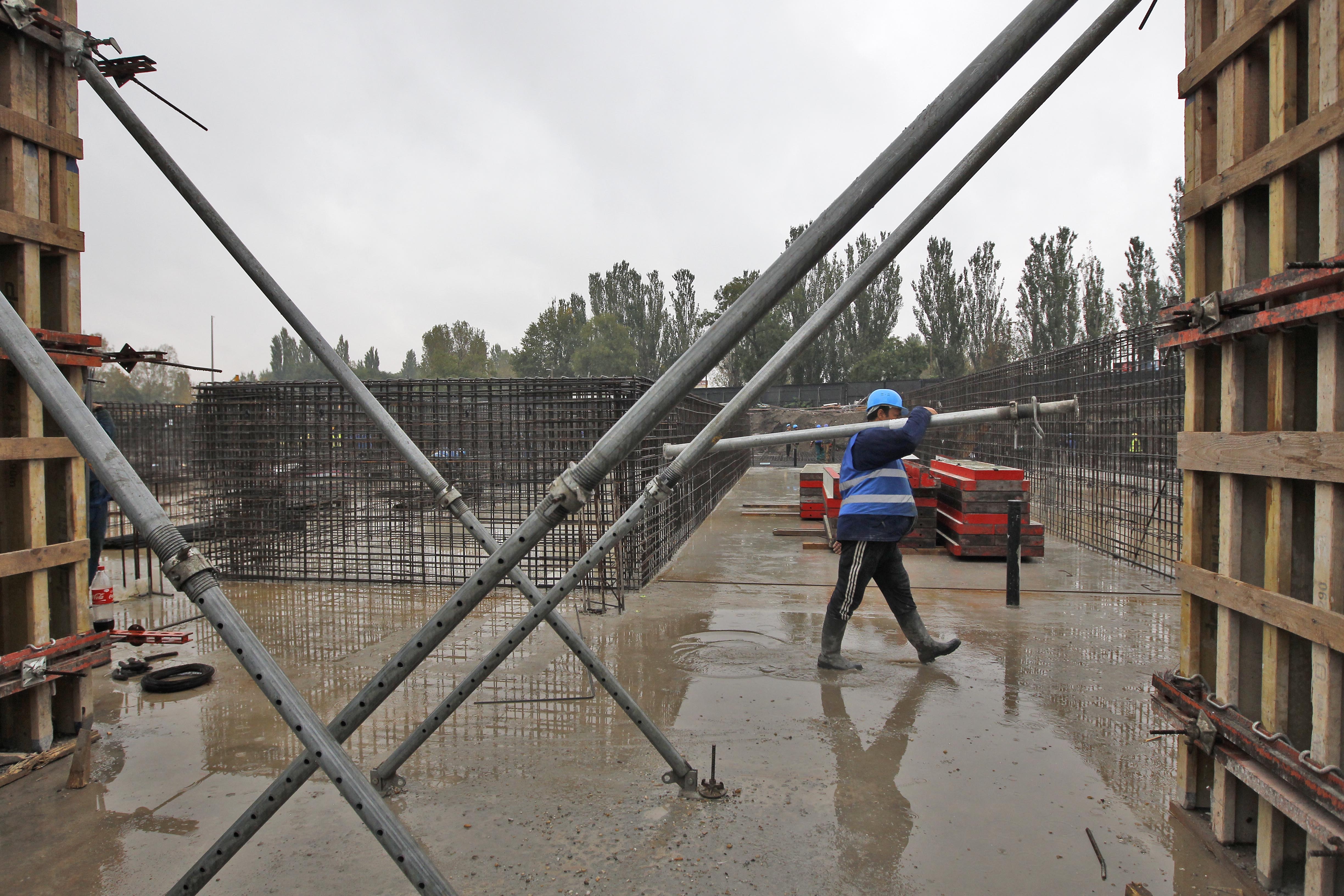 Acél és beton minden mennyiségben