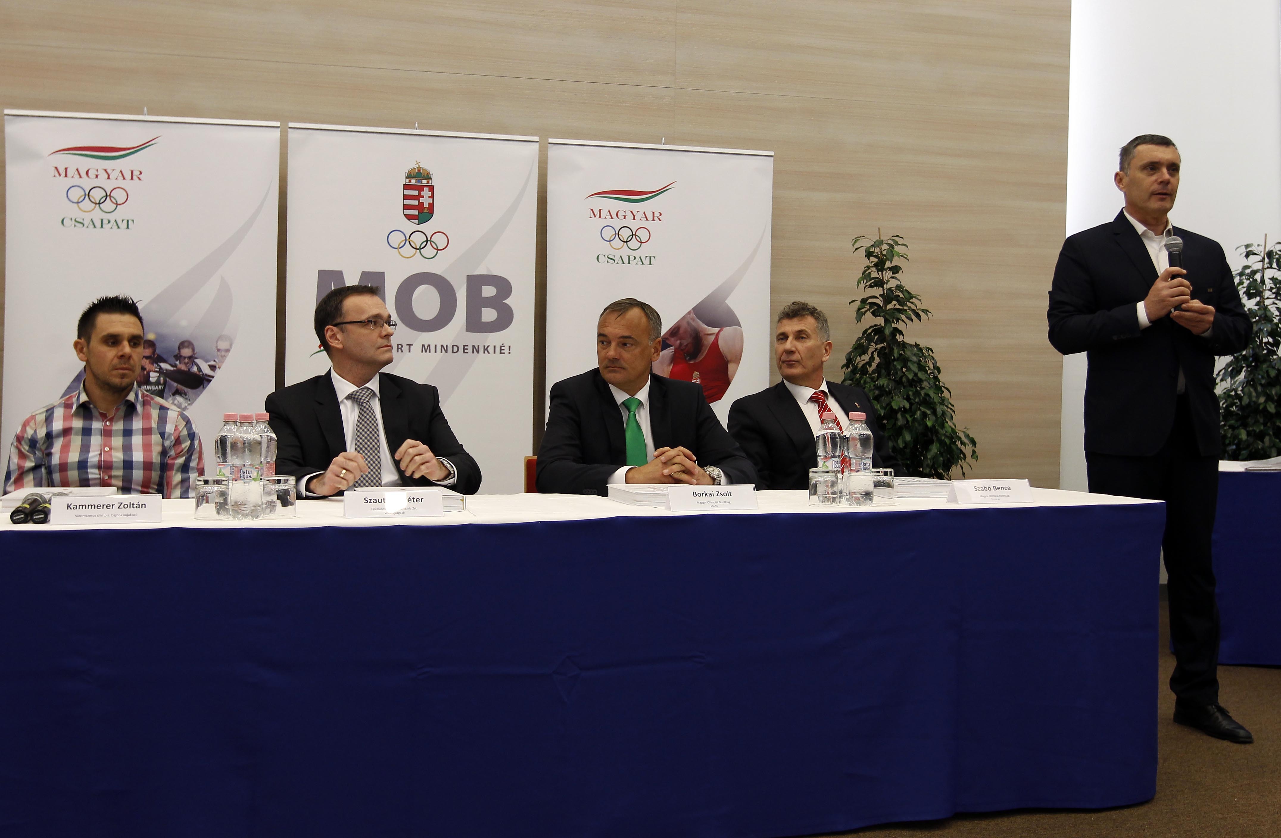 Kammerer Zoltán, Szauber Péter, Borkai Zsolt, Szabó Bence és Siklós Erik