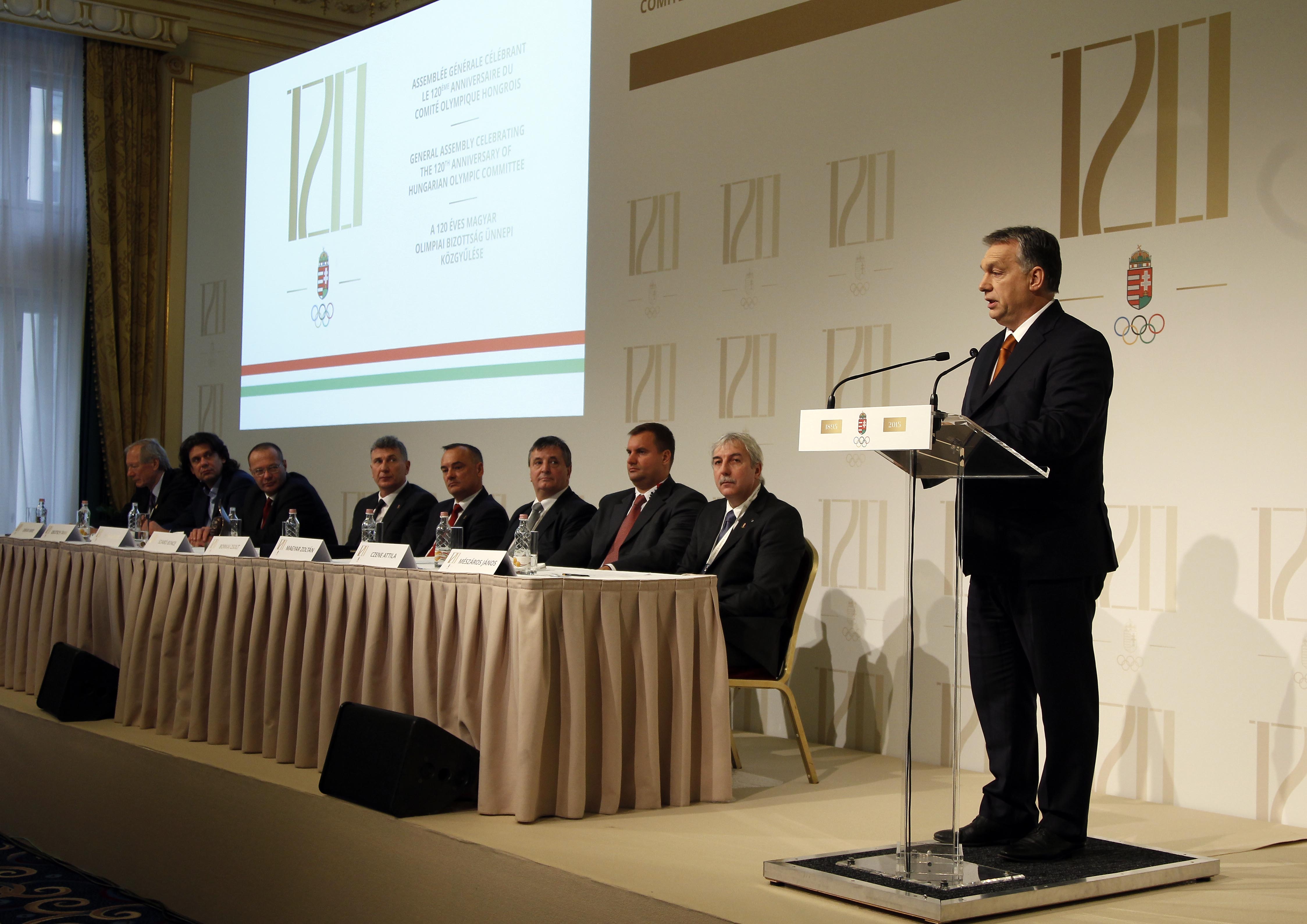 Orbán Viktor mondja köszöntőjét