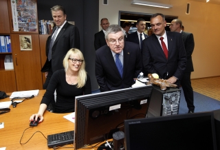 Thomas Bach a MOB irodában Baráth Orsolyával