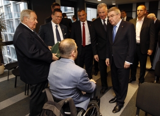 Szekeres Pál (háttal), Thomas Bach