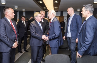 Thomas Bach, dr. Kausz István