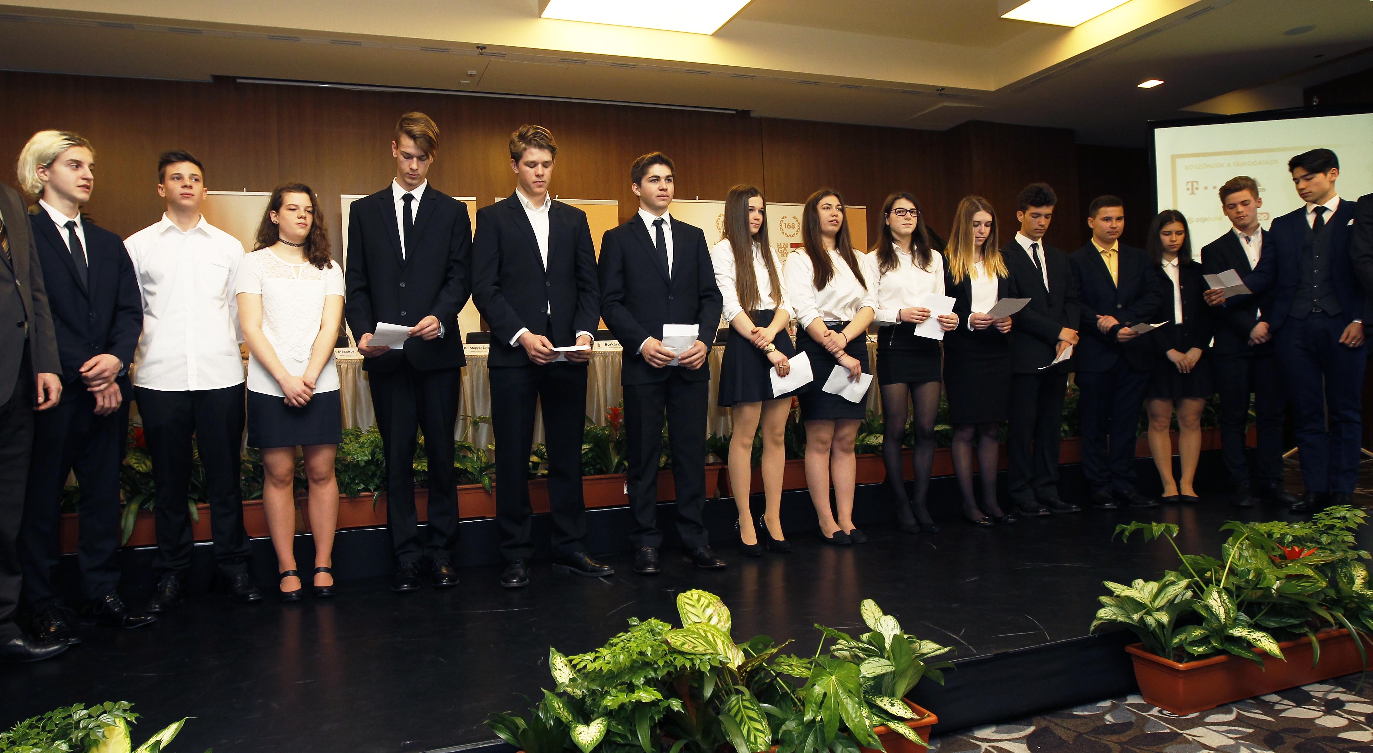 Esküt tesznek az ifjúsági olimpikonok