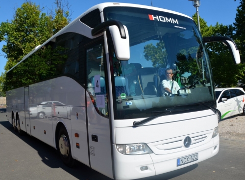 HOMM Kft. 4 busszal szállította a repülőtérre a sportolókat