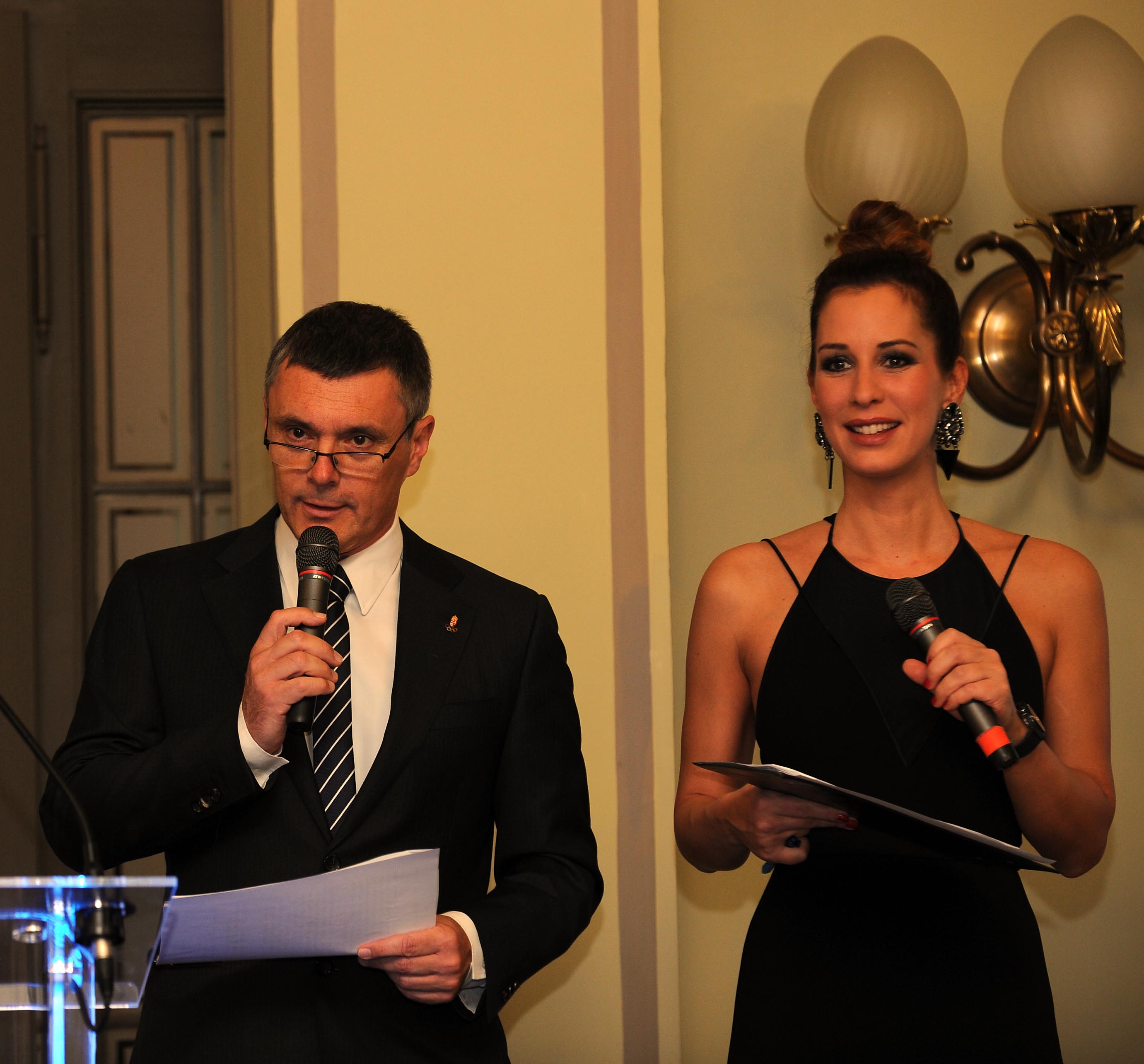 Siklós Erik és Demcsák Zsuzsa a két műsorvezető