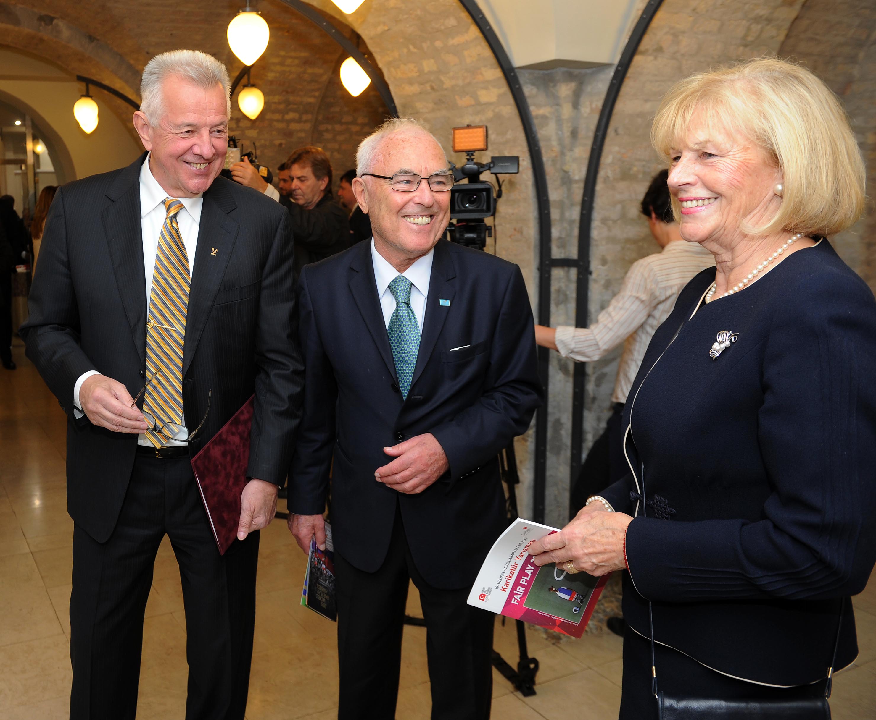 Schmitt Pál, dr. Kamuti Jenő, Makray Katalin