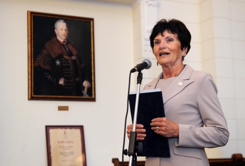 Dr. Jakabházyné Mező Mária MOA-főtitkár