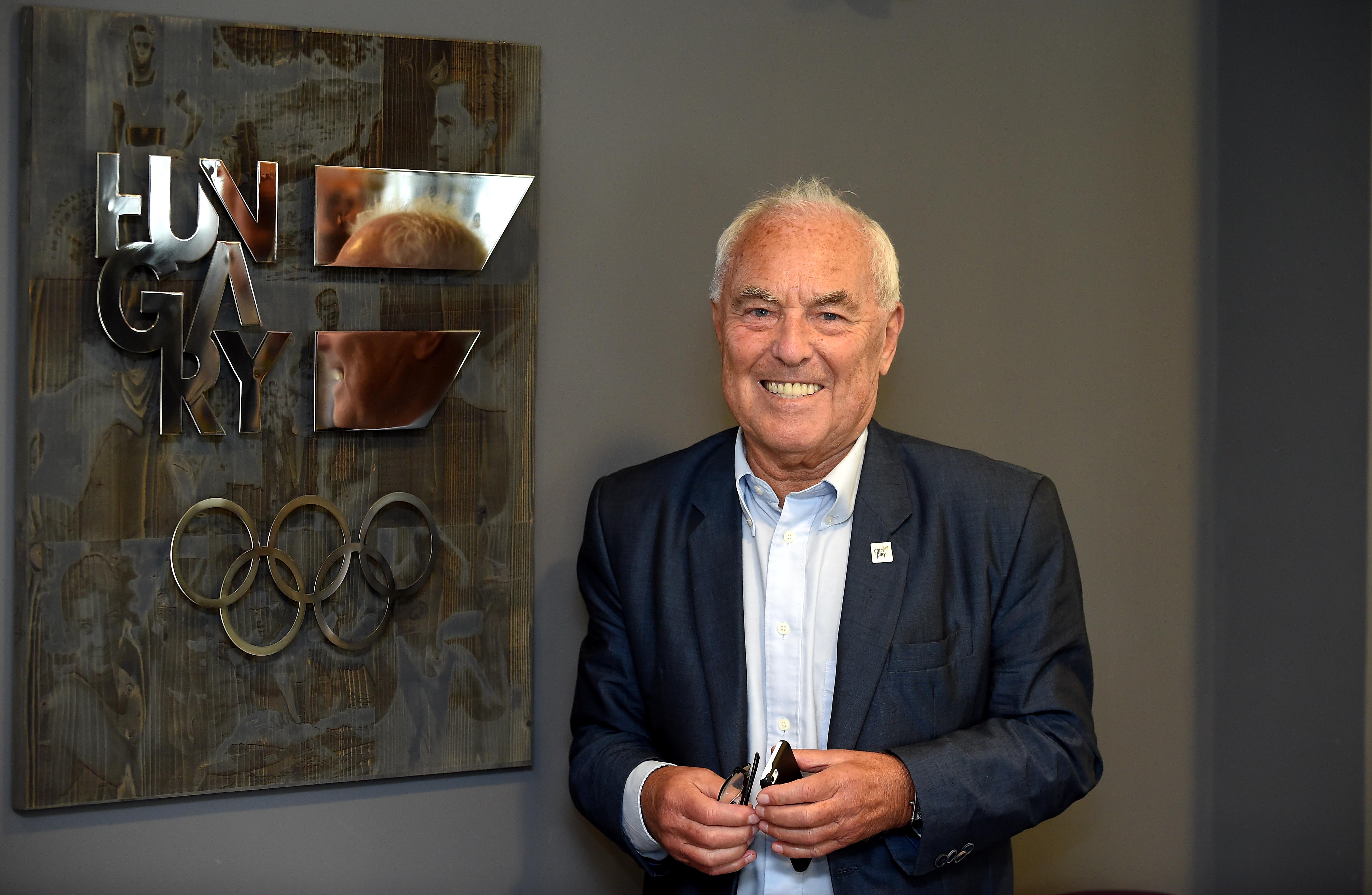 A Nemzet Sportolója címre jelölt Kamuti Jenő dr., 